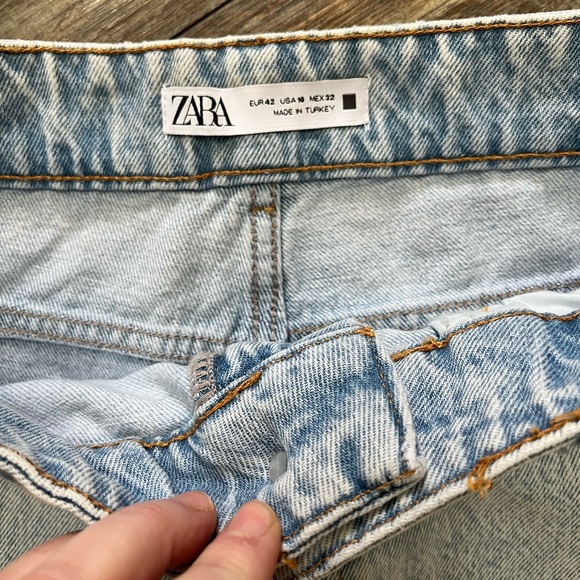ZARA Women's High Rise Wide Leg Full Length Jean Light Wash Size 10 - Picture 2 of 7